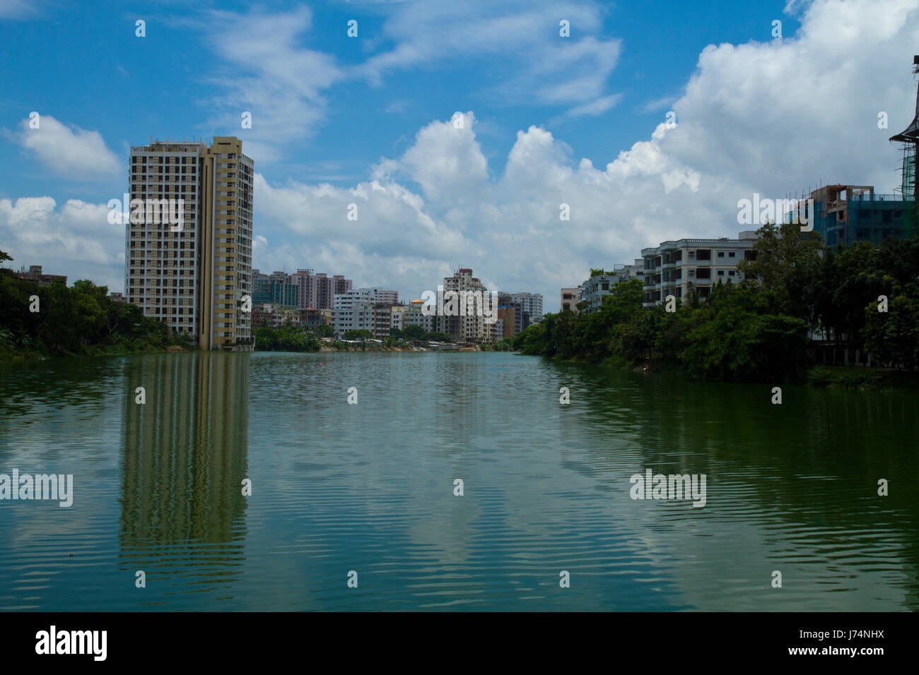 Green Image Lake View Shopping Complex